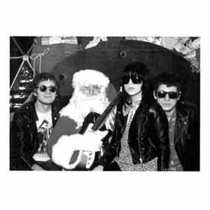 Crocodiles & Dum Dum Girls - Merry Xmas, Baby (Please Don't Die) mp3